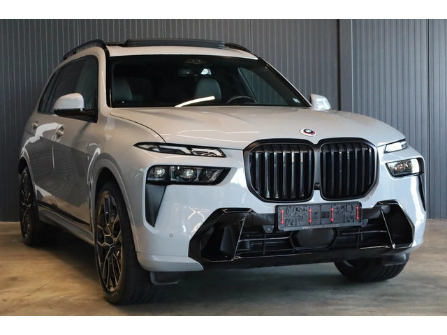 BMW X7 M SPORT PRO* XDRIVE* SWAROVSKI* SKY LOUNGE* 360* - автомобили, коли, обяви за нови и употребявани 0