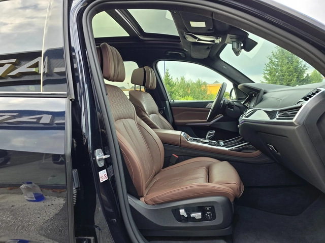 BMW X7 M50 d X drive* M pack* Individual* Pano* 7 mesta* - автомобили, коли, обяви за нови и употребявани 10