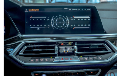 BMW X7 M50i/Harman Kardon/SKY Lounge/Кристал/Камера 360/HuD - автомобили, коли, обяви за нови и употребявани 11