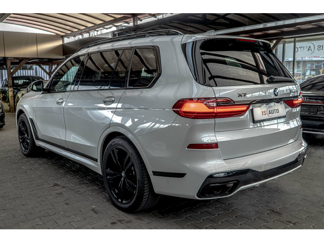 BMW X7 M50i/Harman Kardon/SKY Lounge/Кристал/Камера 360/HuD - автомобили, коли, обяви за нови и употребявани 4