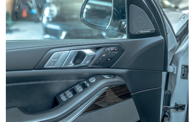 BMW X7 M50i/Harman Kardon/SKY Lounge/Кристал/Камера 360/HuD - автомобили, коли, обяви за нови и употребявани 7