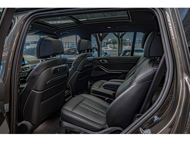 BMW X7 M60I/Harman Kardon/Панорама/Камера 360/Карбон/Aero Packet - автомобили, коли, обяви за нови и употребявани 9