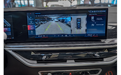BMW X7 M60i/Harman Kardon/Swarovski/Pano./Алкантар/6+1/Камера 360 - автомобили, коли, обяви за нови и употребявани 12