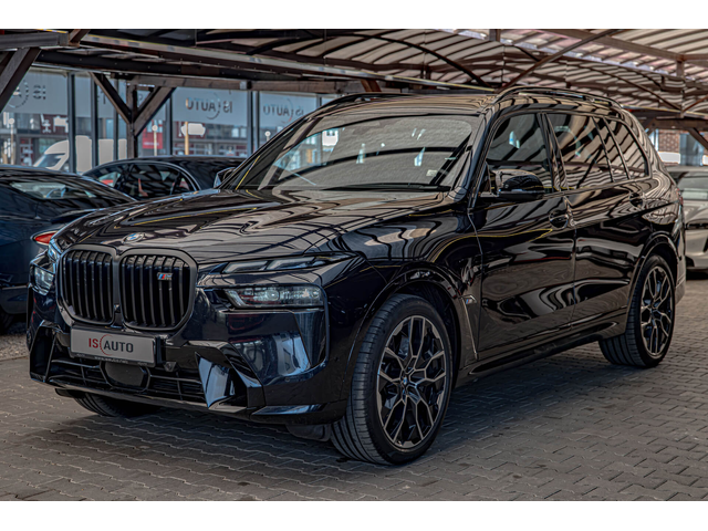 BMW X7 M60i/Harman Kardon/Swarovski/Pano./Алкантар/6+1/Камера 360 - автомобили, коли, обяви за нови и употребявани 2