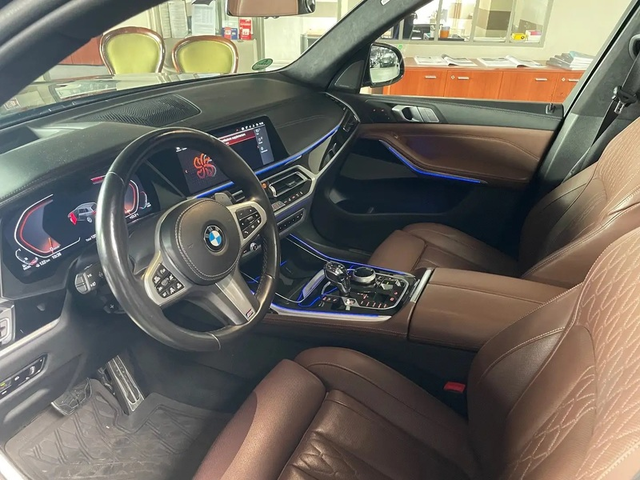 BMW X7 X7 4.0d xDrive M-Pack - автомобили, коли, обяви за нови и употребявани 4