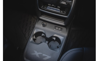 BMW X7 X7 40d xDrive M Pack - автомобили, коли, обяви за нови и употребявани 15