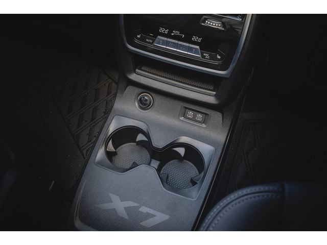 BMW X7 X7 40d xDrive M Pack - автомобили, коли, обяви за нови и употребявани 15