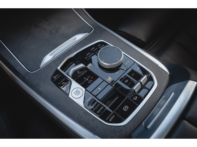 BMW X7 X7 40d xDrive M Pack - автомобили, коли, обяви за нови и употребявани 7