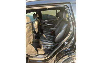 BMW X7 X7 M50d - автомобили, коли, обяви за нови и употребявани 7