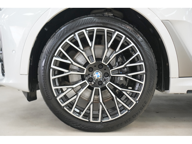 BMW X7 X7 M50i xDrive Individual Shadow Line - автомобили, коли, обяви за нови и употребявани 15
