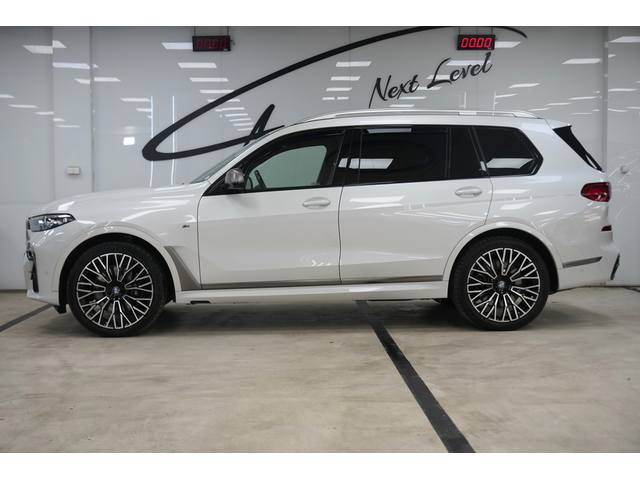 BMW X7 X7 M50i xDrive Individual Shadow Line - автомобили, коли, обяви за нови и употребявани 3