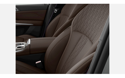 BMW X7 xDrive40d - автомобили, коли, обяви за нови и употребявани 8