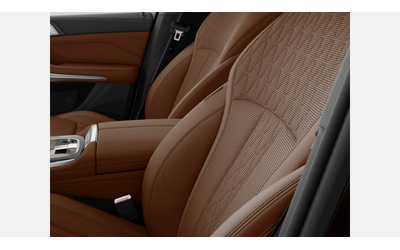 BMW X7 xDrive40d - автомобили, коли, обяви за нови и употребявани 8