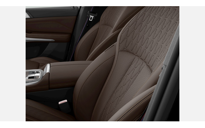 BMW X7 xDrive40d - автомобили, коли, обяви за нови и употребявани 8