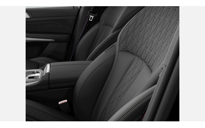 BMW X7 xDrive40d - автомобили, коли, обяви за нови и употребявани 8