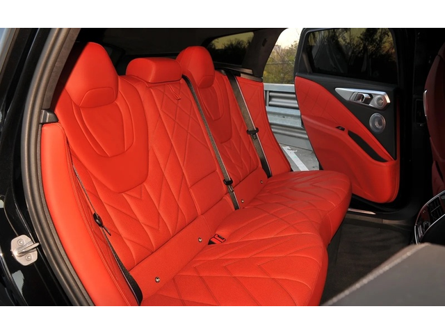 BMW XM XM 4.4 V8 Plug-in Hybrid xDrive - автомобили, коли, обяви за нови и употребявани 12