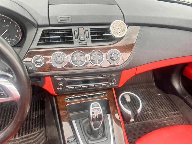 BMW Z4 sDrive35i / CARFAX - автомобили, коли, обяви за нови и употребявани 8