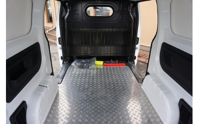 BYD ETP 3 ФАБРИЧНО НОВИ НАЛИЧНИ - автомобили, коли, обяви за нови и употребявани 15