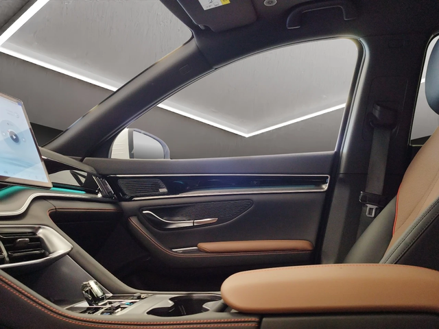 BYD Seal U DM-i 1.5i PLUG-IN HYBRID - автомобили, коли, обяви за нови и употребявани 5