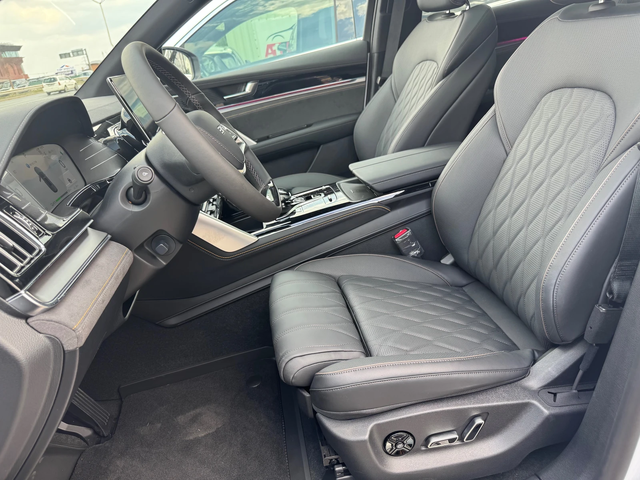 BYD Tang 108kwh./model 2025g. - автомобили, коли, обяви за нови и употребявани 5