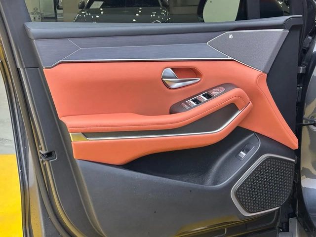 BYD Tang Tang L АWD - автомобили, коли, обяви за нови и употребявани 2