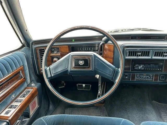 Cadillac Brougham 5.0* V8* RWD* - автомобили, коли, обяви за нови и употребявани 13