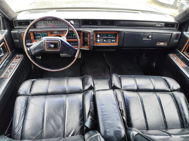 Cadillac Deville 4.5 132 к.с - автомобили, коли, обяви за нови и употребявани 9