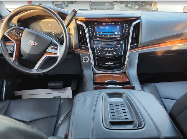 Cadillac Escalade LUXURY - автомобили, коли, обяви за нови и употребявани 9