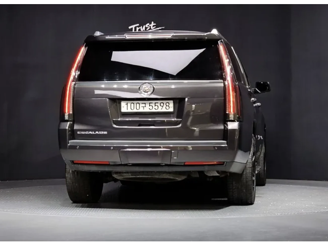 Cadillac Escalade 6.2* V8* ОБДУХВАНЕ* ДИГИТАЛНО* ТАБЛО* 360КАМЕРА* - автомобили, коли, обяви за нови и употребявани 3