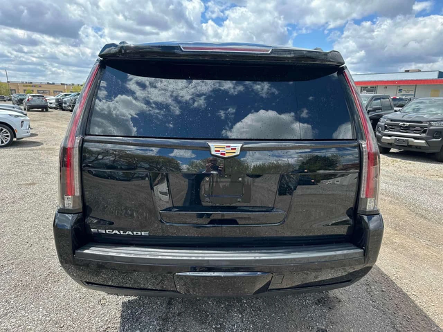 Cadillac Escalade * Platinum * 360 * 2 КЛЮЧА * ТЕЛЕВИЗОРИ - автомобили, коли, обяви за нови и употребявани 16