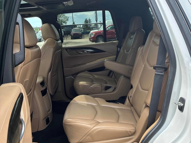 Cadillac Escalade Platinum* CARFAX* АВТО КРЕДИТ* - автомобили, коли, обяви за нови и употребявани 7