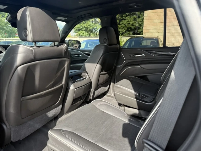 Cadillac Escalade Sport 4x4 checks every box - 6 - автомобили, коли, обяви за нови и употребявани 11