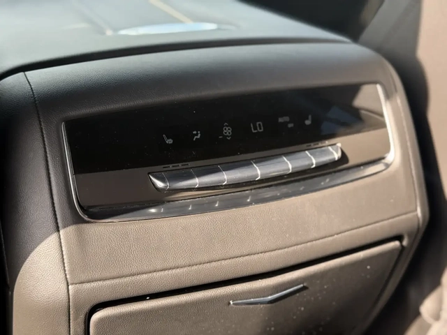 Cadillac Escalade Sport 4x4 checks every box - 6 - автомобили, коли, обяви за нови и употребявани 14