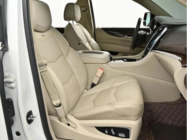 Cadillac Escalade ПОДГРЕВ| ОБДУХВАНЕ| ПАНО| 360 - автомобили, коли, обяви за нови и употребявани 6