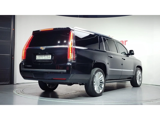 Cadillac Escalade 6.2 ESV* HUD* 360* МАСАЖИ* МОНИТОРИ - автомобили, коли, обяви за нови и употребявани 1