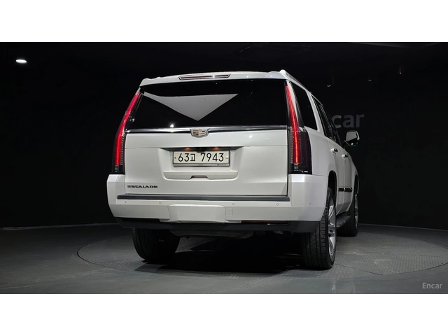 Cadillac Escalade 6.2* HUD* МОНИТОРИ* КОЖА* ОБДУХВ* ПАНО - автомобили, коли, обяви за нови и употребявани 3