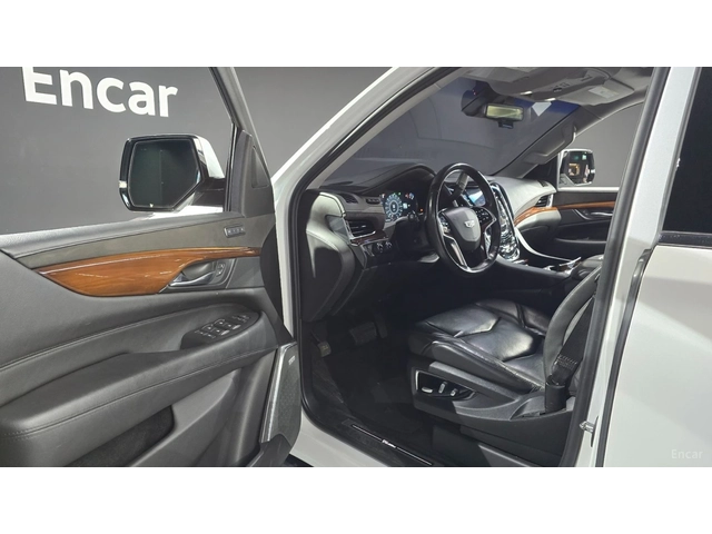 Cadillac Escalade 6.2* HUD* МОНИТОРИ* КОЖА* ОБДУХВ* ПАНО - автомобили, коли, обяви за нови и употребявани 7