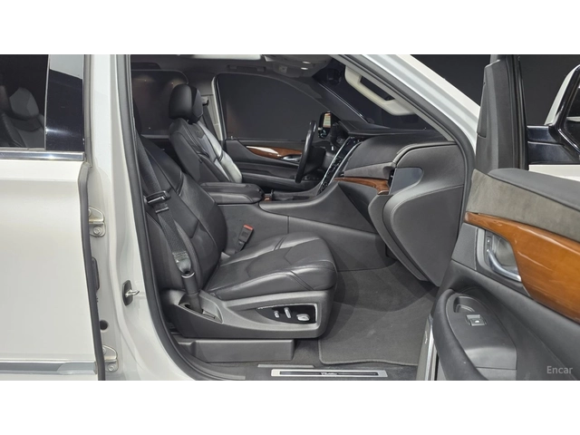 Cadillac Escalade 6.2* HUD* МОНИТОРИ* КОЖА* ОБДУХВ* ПАНО - автомобили, коли, обяви за нови и употребявани 8
