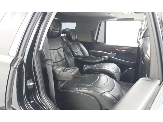 Cadillac Escalade 77ХИЛ КМ* 4 МЕСТА* ОБДУХ.* TV* - автомобили, коли, обяви за нови и употребявани 10