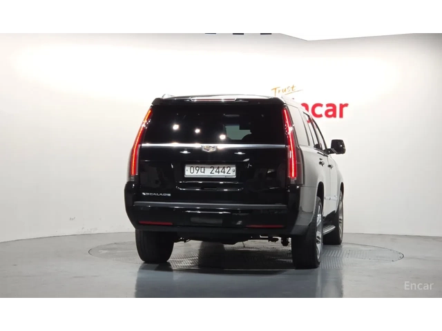 Cadillac Escalade 77ХИЛ КМ* 4 МЕСТА* ОБДУХ.* TV* - автомобили, коли, обяви за нови и употребявани 3