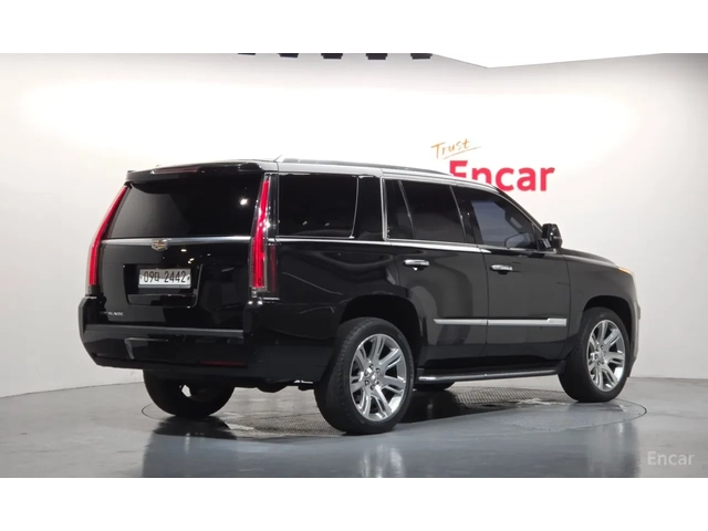 Cadillac Escalade 77ХИЛ КМ* 4 МЕСТА* ОБДУХ.* TV* - автомобили, коли, обяви за нови и употребявани 2