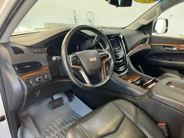 Cadillac ESCALADE ESV 6.2L 8cyl 4WD - автомобили, коли, обяви за нови и употребявани 4