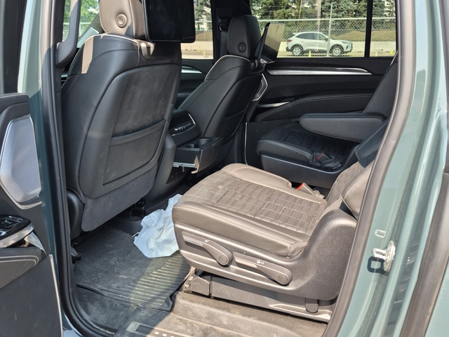Cadillac ESCALADE ESV 6.2L 8cyl AWD - автомобили, коли, обяви за нови и употребявани 11