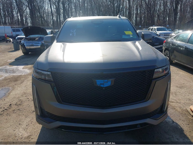 Cadillac ESCALADE ESV 6.2L V-8 DI, VVT, 420HP 4X2 Drive - автомобили, коли, обяви за нови и употребявани 11