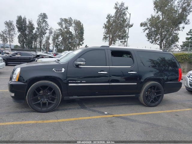 Cadillac ESCALADE ESV 6.2L V-8 VVT, 403HP All Wheel Drive - автомобили, коли, обяви за нови и употребявани 13