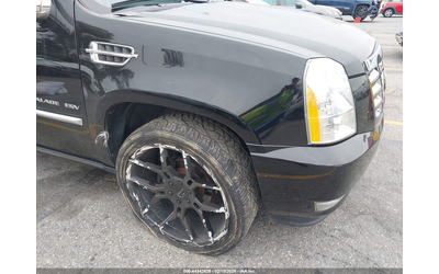 cadillac-escalade-esv-6-2l-v-8-vvt-403hp-all-wheel-drive - 5