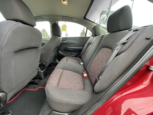 Chevrolet Aveo Sonic 1.8 LT RS Line CAM CARPLAY CRUISE БЕЗ ЩЕТИ - автомобили, коли, обяви за нови и употребявани 7