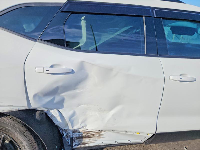 Chevrolet Blazer 2.0L 4 FRONT WHEEL DRIVE - автомобили, коли, обяви за нови и употребявани 11