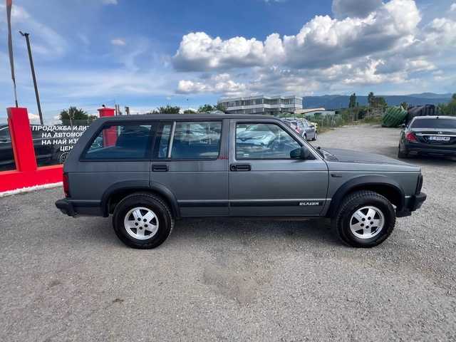 Chevrolet Blazer - автомобили, коли, обяви за нови и употребявани 8