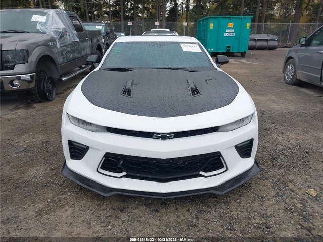 Chevrolet Camaro 2SS / SUPERCHARGED / - автомобили, коли, обяви за нови и употребявани 1